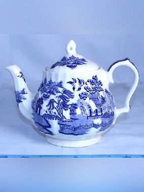 Vintage Sadler Cobalt “Blue Willow” Teapot Staffordshire, England + Matching Lid